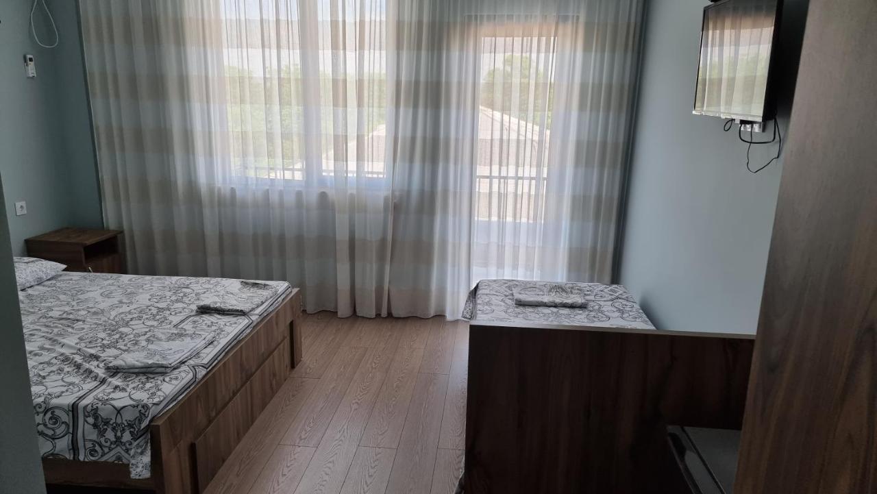 French Hotel 科布列季 外观 照片